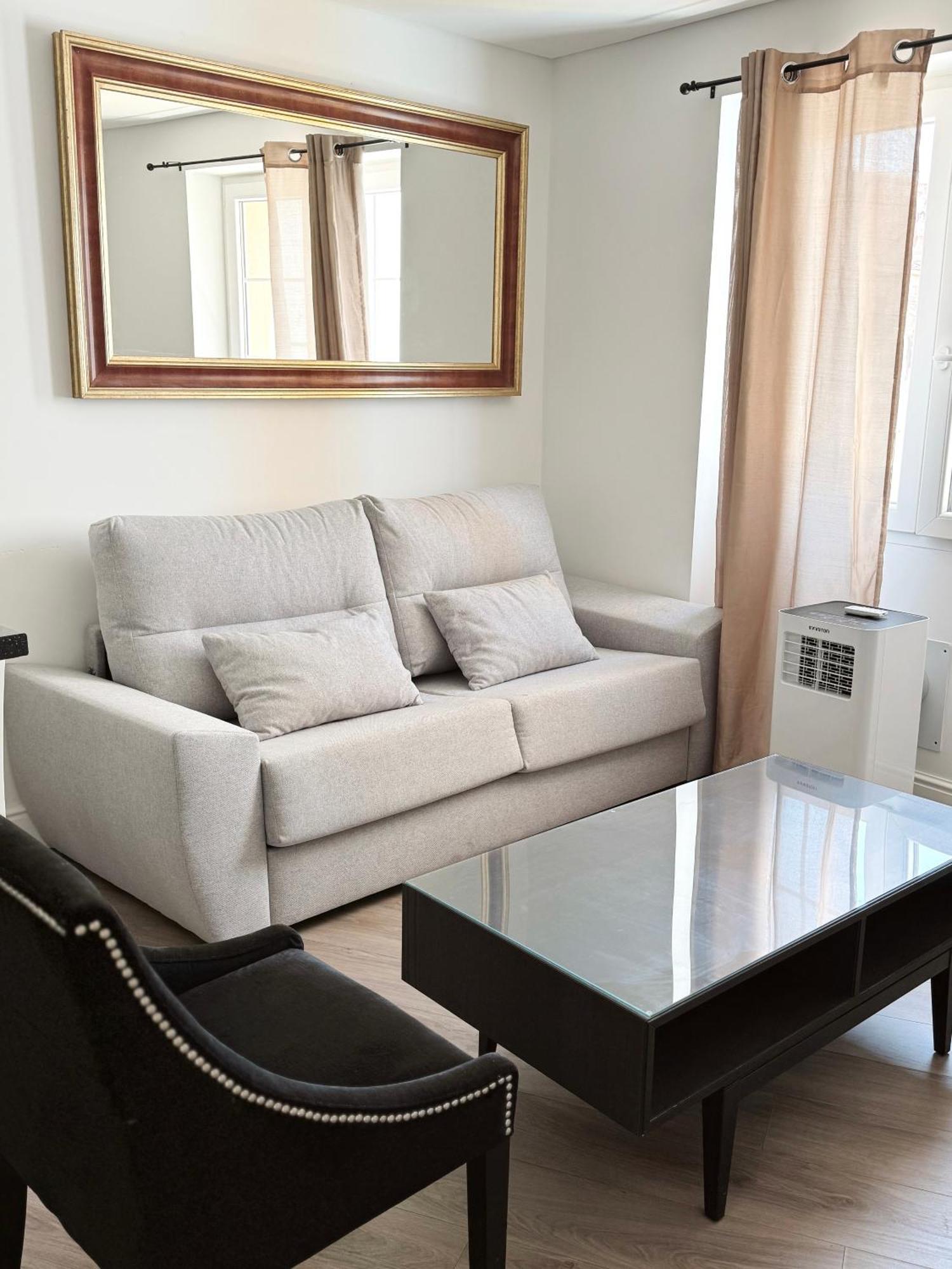Deluxe City Centre Two Bedroom - Grand Central House Cebelitarık Dış mekan fotoğraf